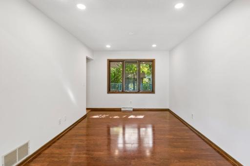 Dining room vacant