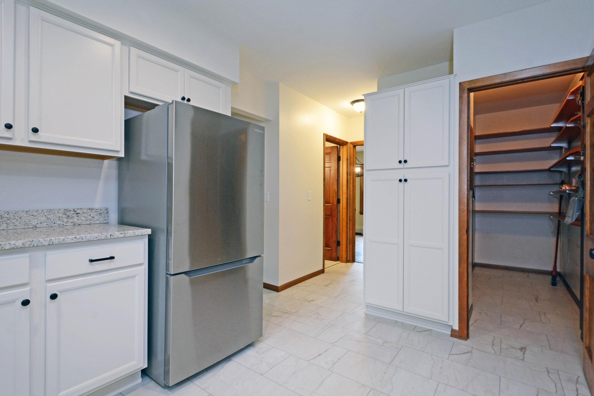 New flooring and SS appliances