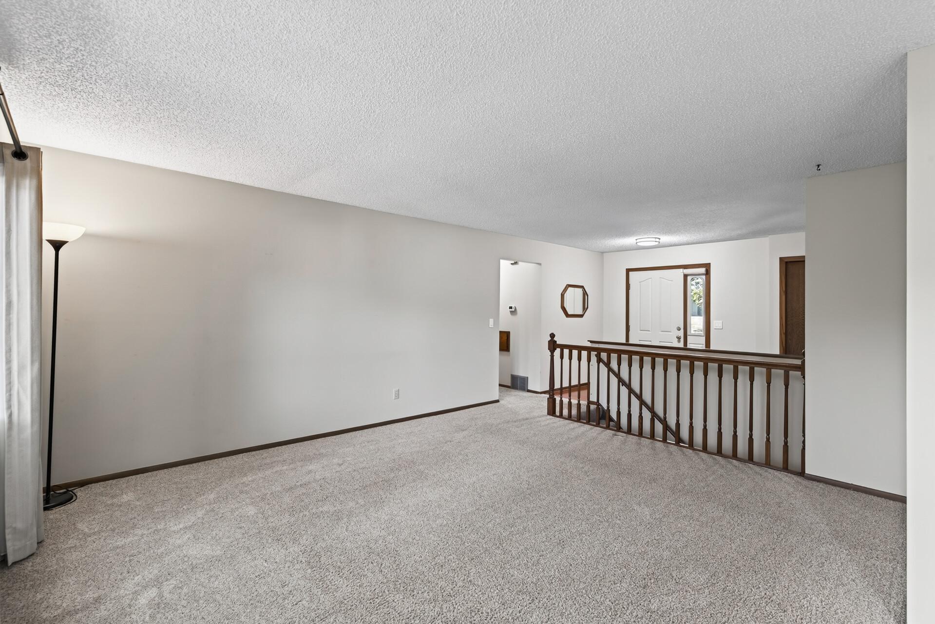 05_12912_18th_Ave_S5_mls.jpg