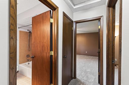 17_12912_18th_Ave_S17_mls.jpg