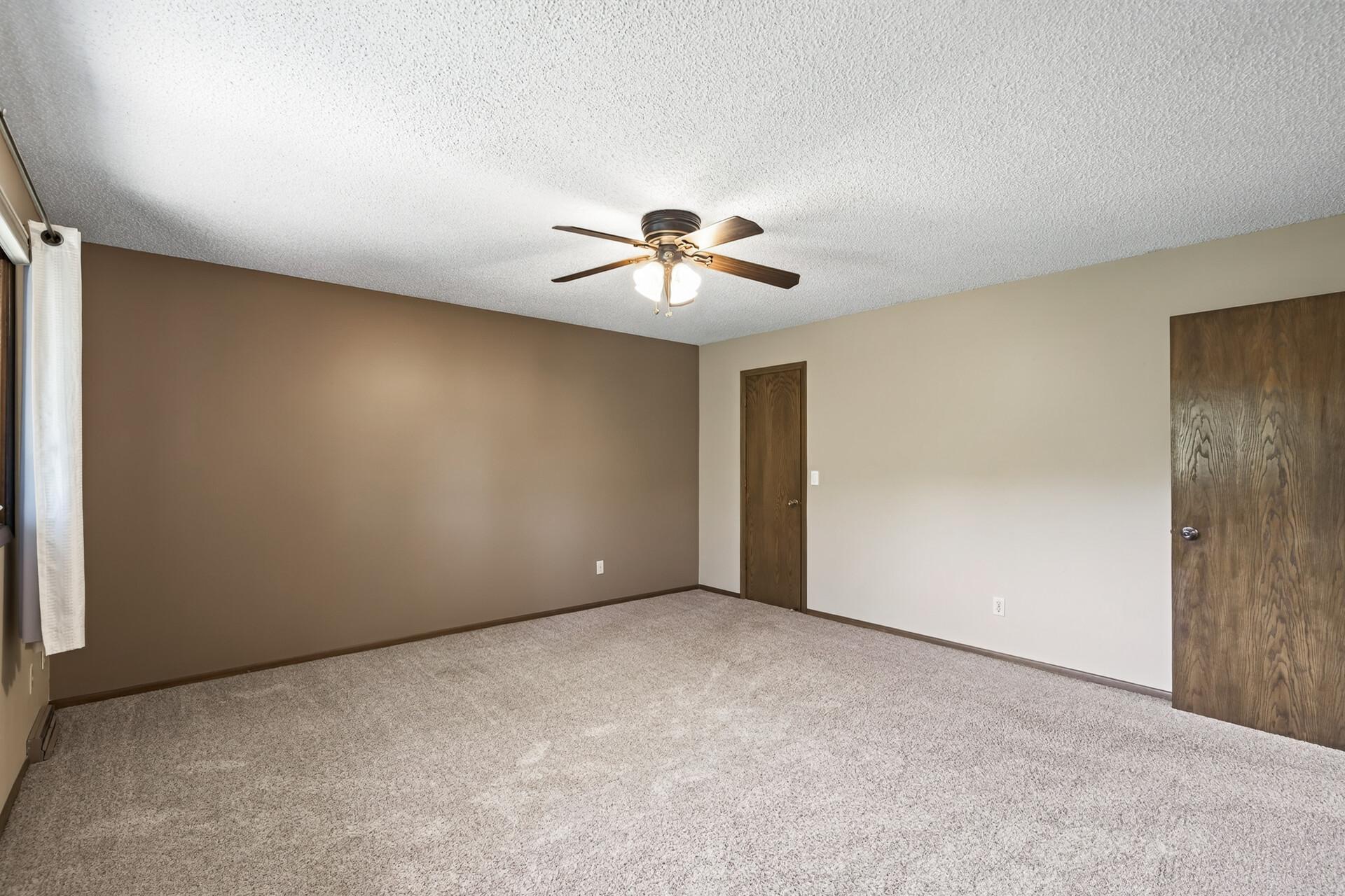 21_12912_18th_Ave_S21_mls.jpg