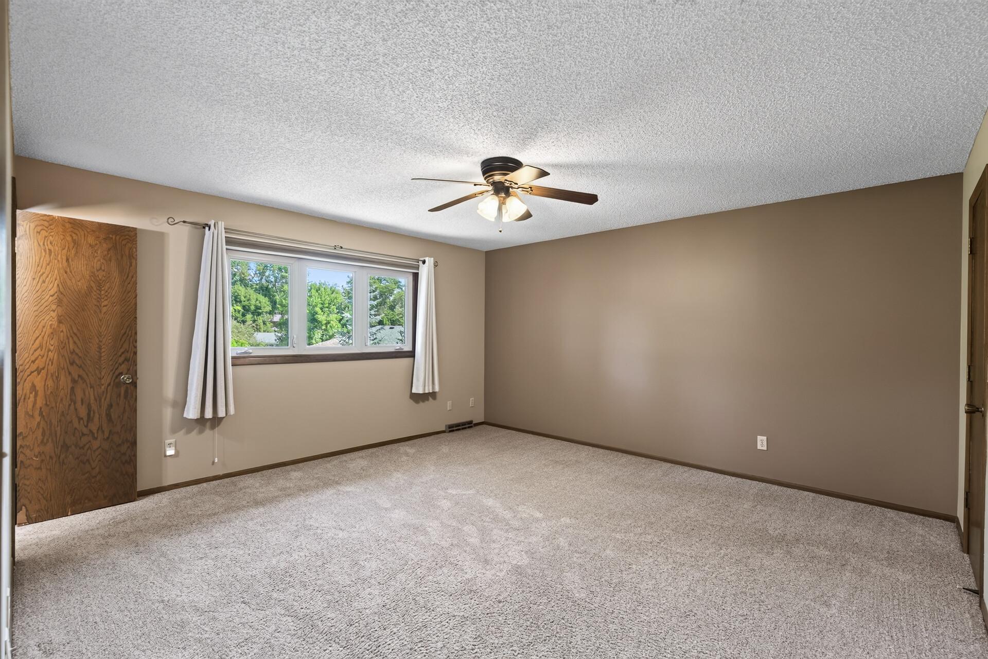 18_12912_18th_Ave_S18_mls.jpg