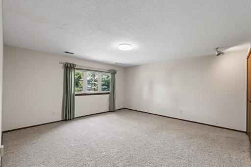 35_12912_18th_Ave_S35_mls.jpg
