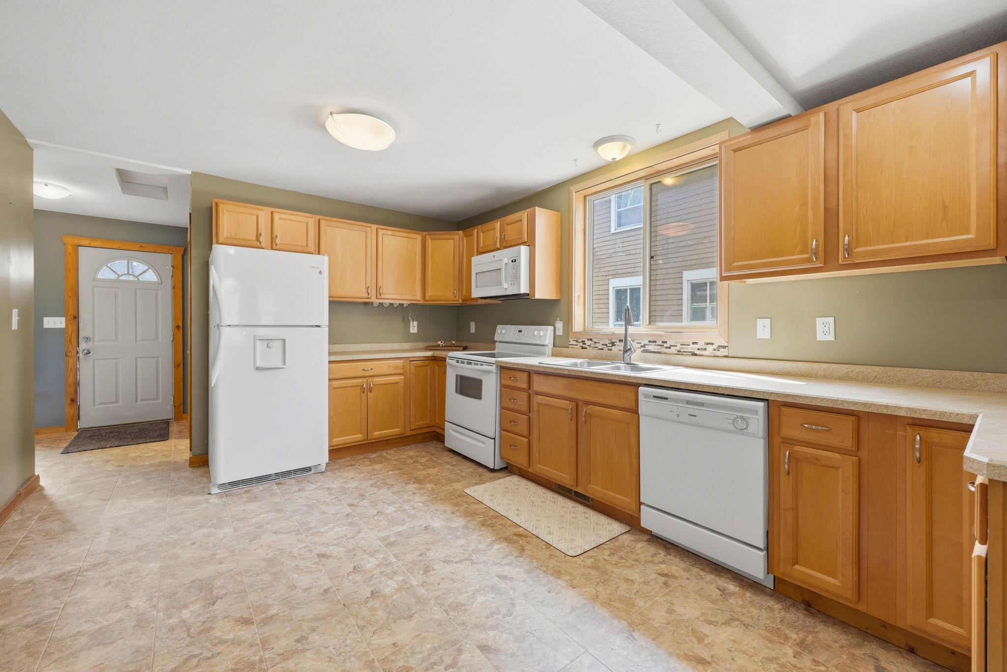 Spacious kitchen