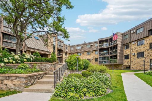 Photo for 999 41st Avenue NE, 302, Columbia Heights, MN 55421 - listing #7108306 999 41st Avenue NE, 302, Columbia Heights, MN 55421