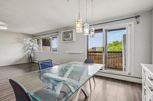 10-web-or-mls-41st Ave 302-S1107-010.jpg