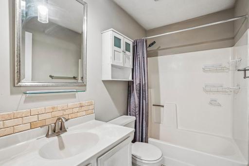 19-web-or-mls-41st Ave 302-S1107-019.jpg