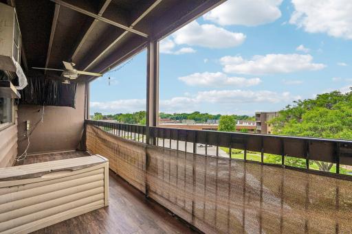 31-web-or-mls-41st Ave 302-S1107-031.jpg