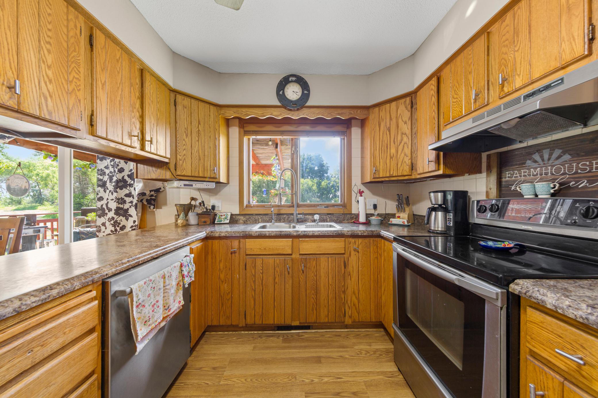 16 kitchen.jpg
