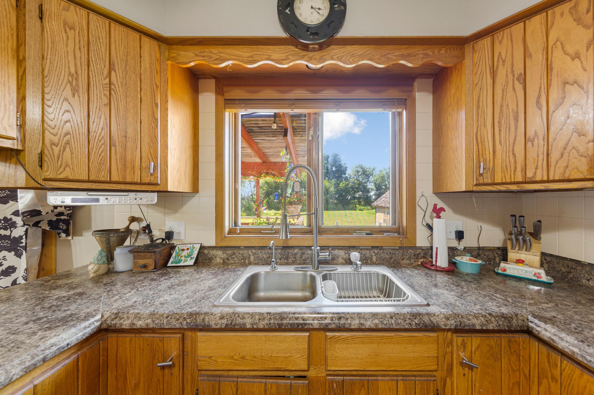 17 kitchen.jpg