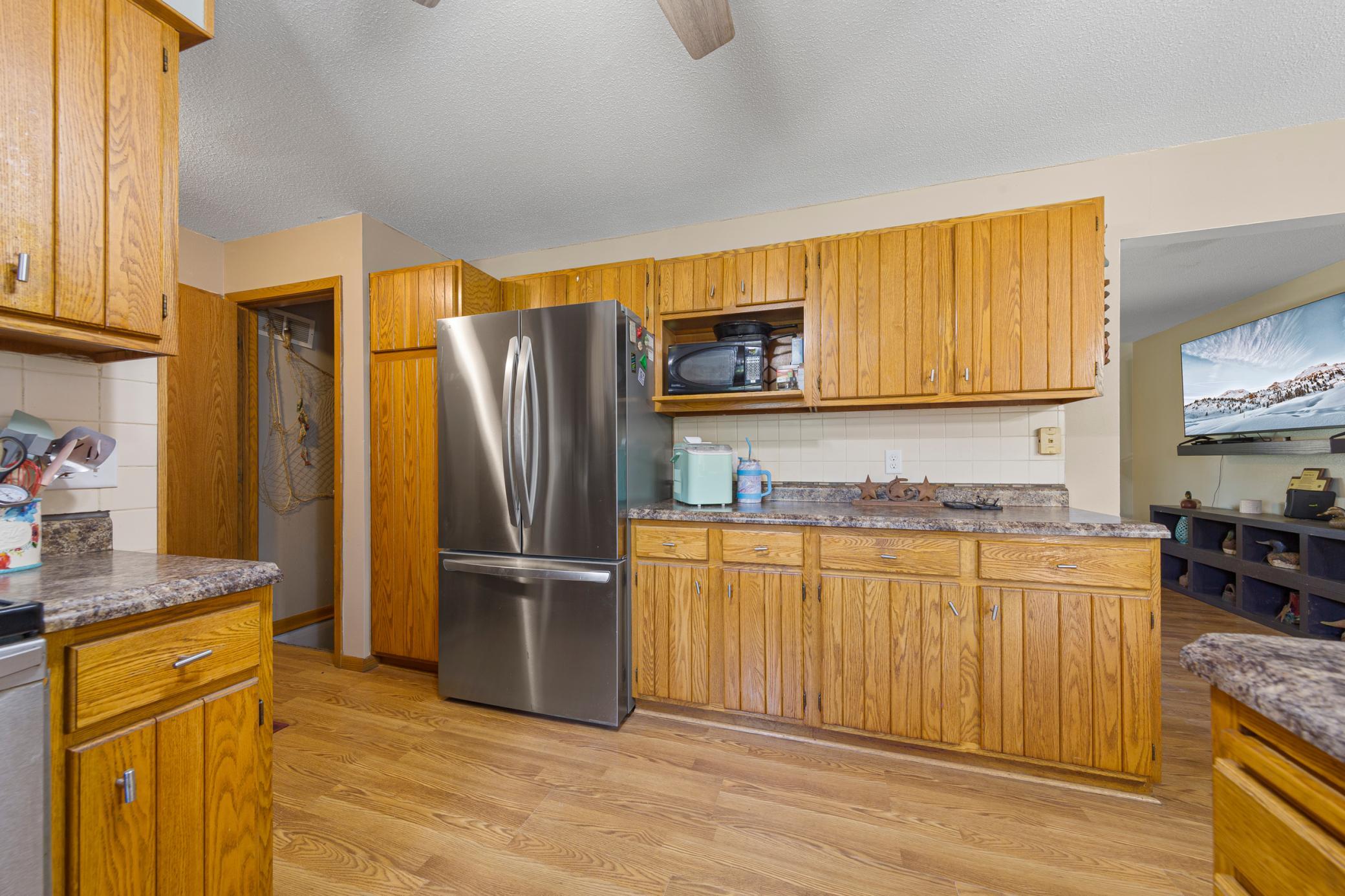 18 kitchen.jpg