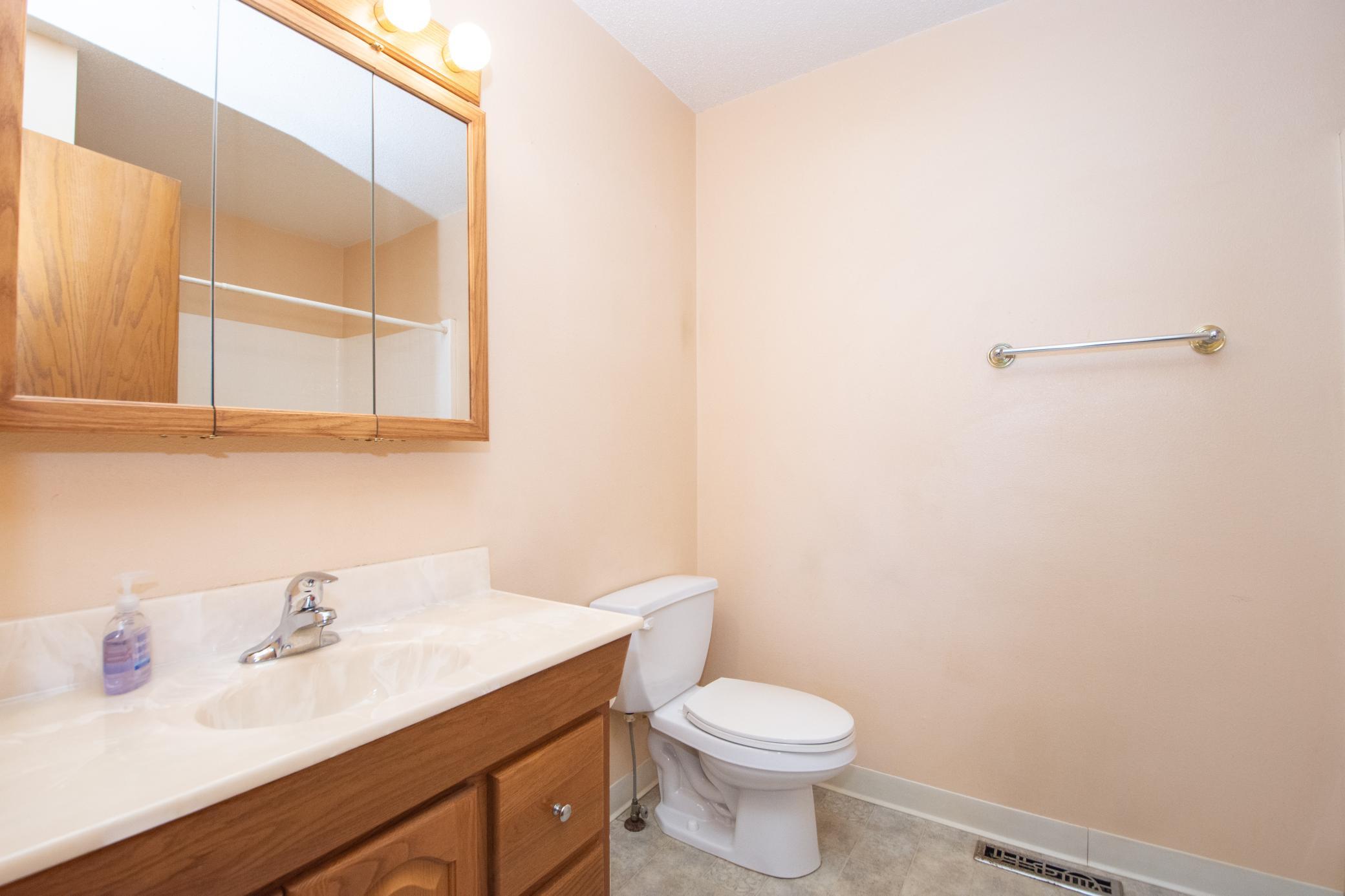 full bathroom upper