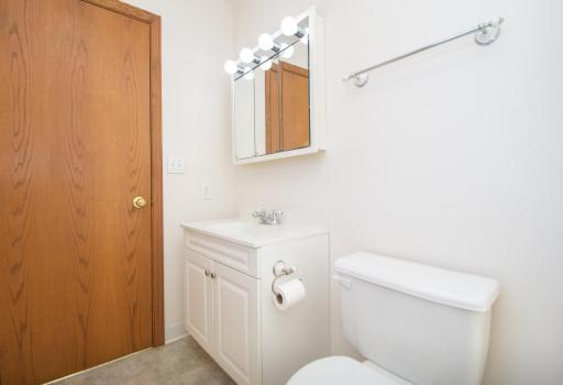 primary on suite full bathroom
