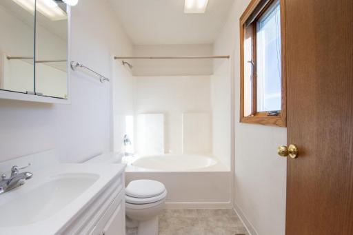 primary on suite full bathroom