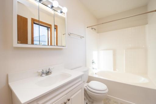 primary on suite full bathroom