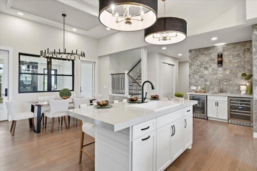 Entertain, cook and eat with your loved ones in this fabulous expansive space with 12 foot ceilings