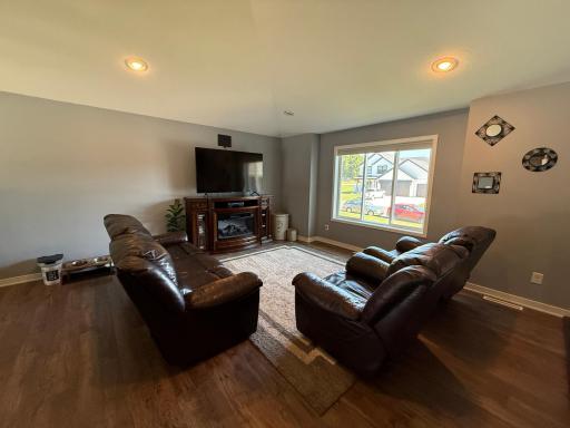506 3rd Street SE, Hayfield, MN 55940