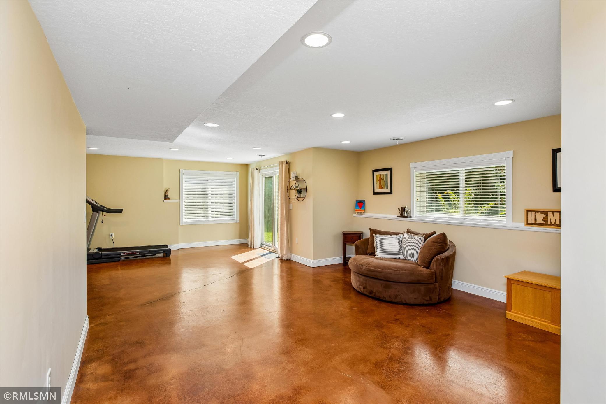 Lower level walk out rec room