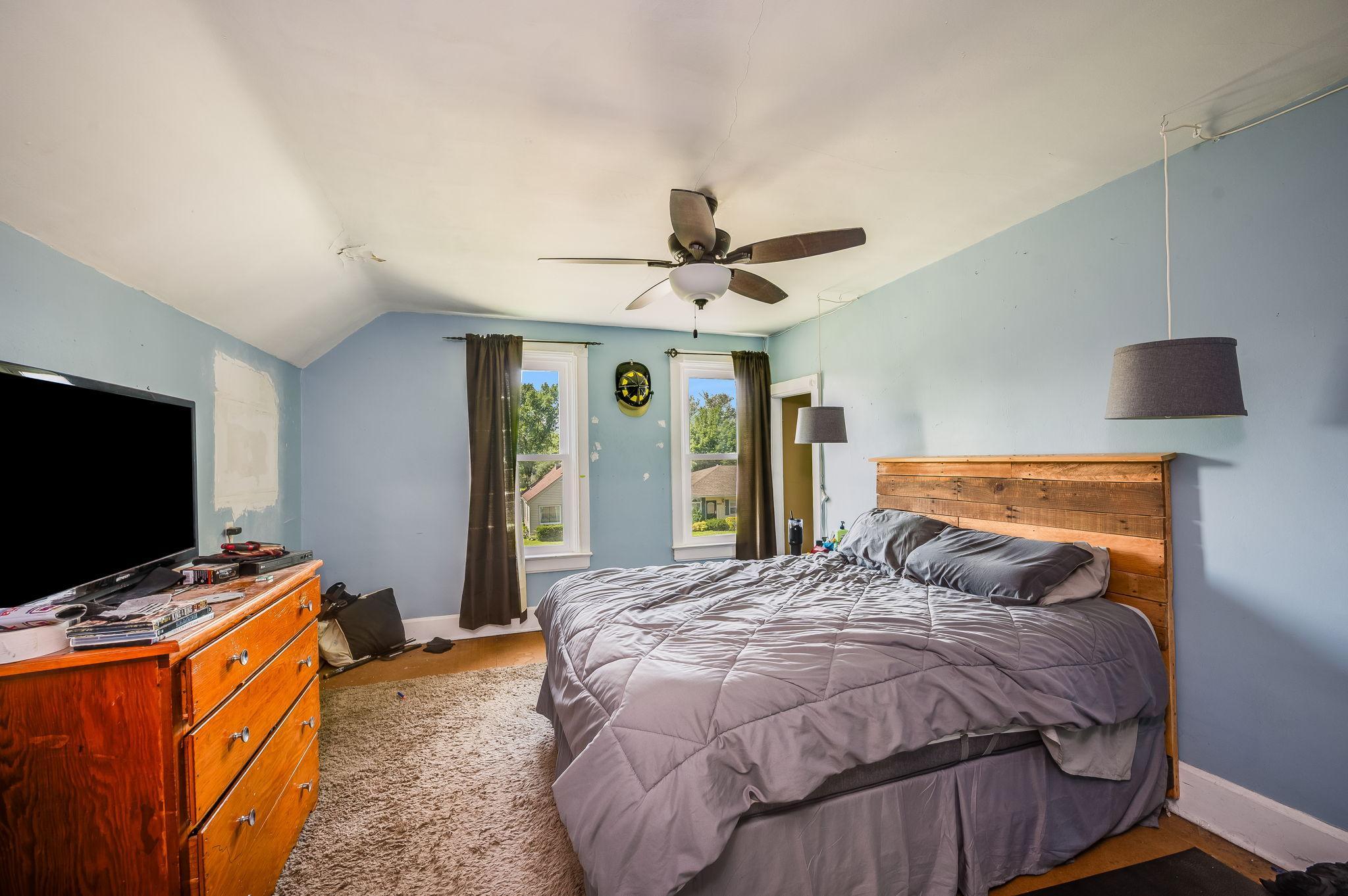 319 E 10th St Blue Earth MN-19.jpg