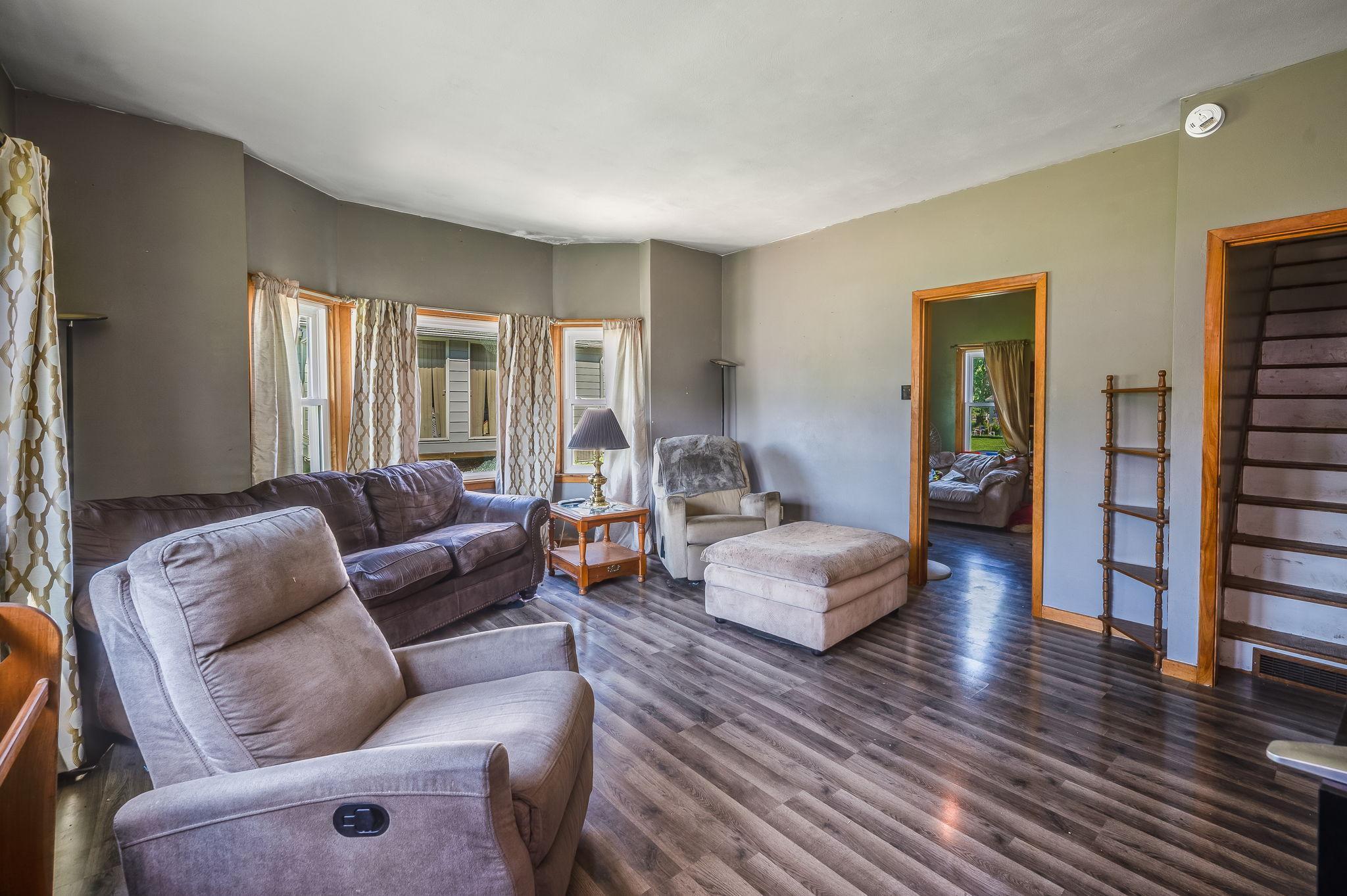 319 E 10th St Blue Earth MN-09.jpg