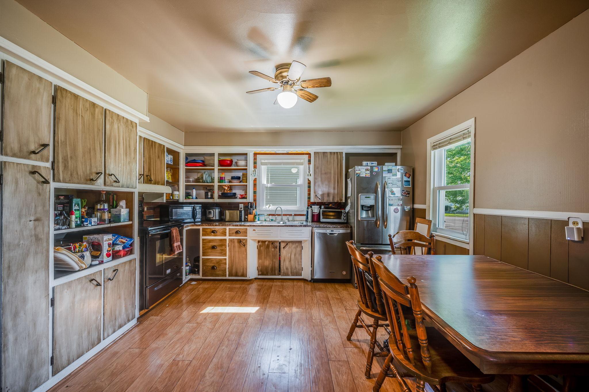 319 E 10th St Blue Earth MN-12.jpg