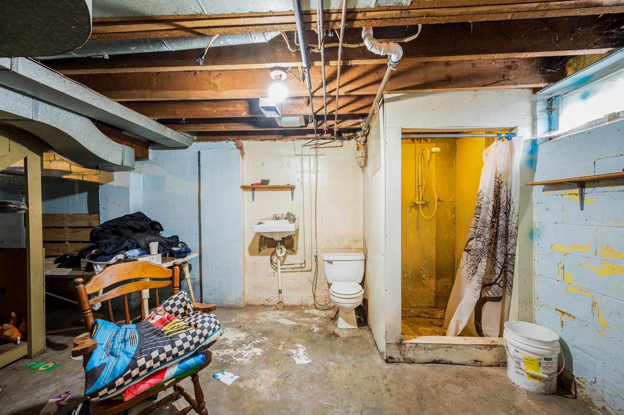 319 E 10th St Blue Earth MN-27.jpg