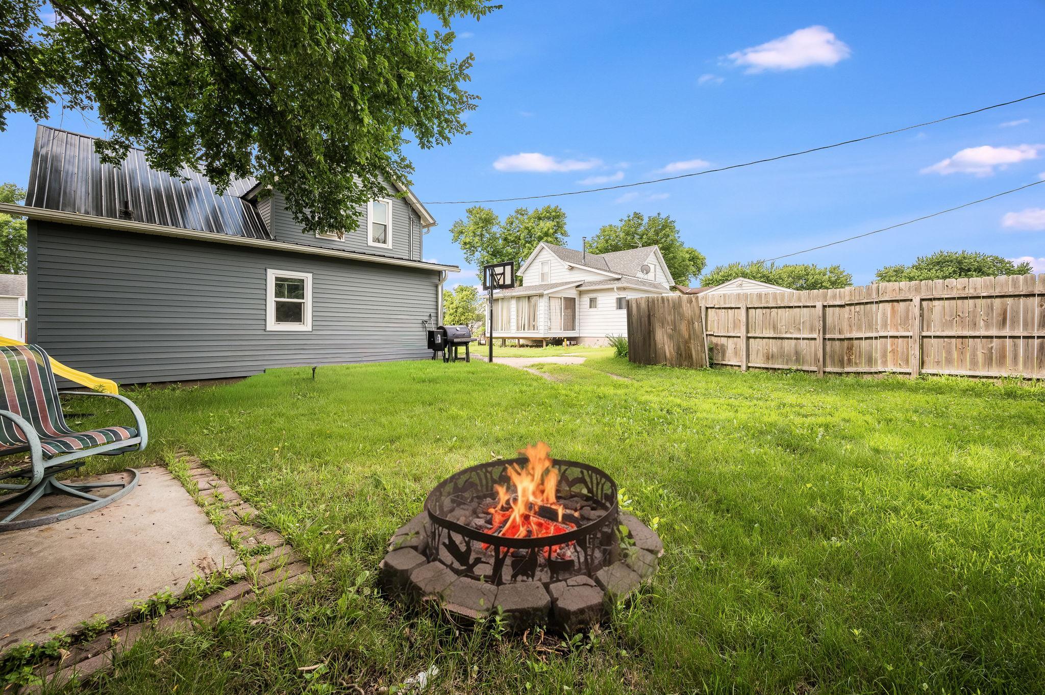 319 E 10th St Blue Earth MN-07.jpg
