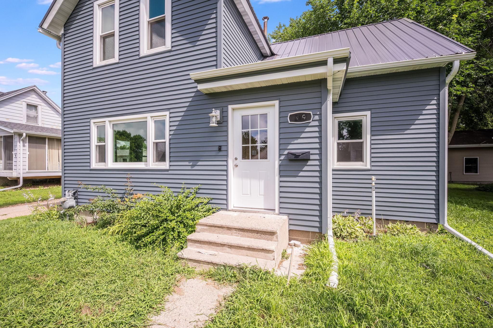 319 E 10th St Blue Earth MN-03.jpg