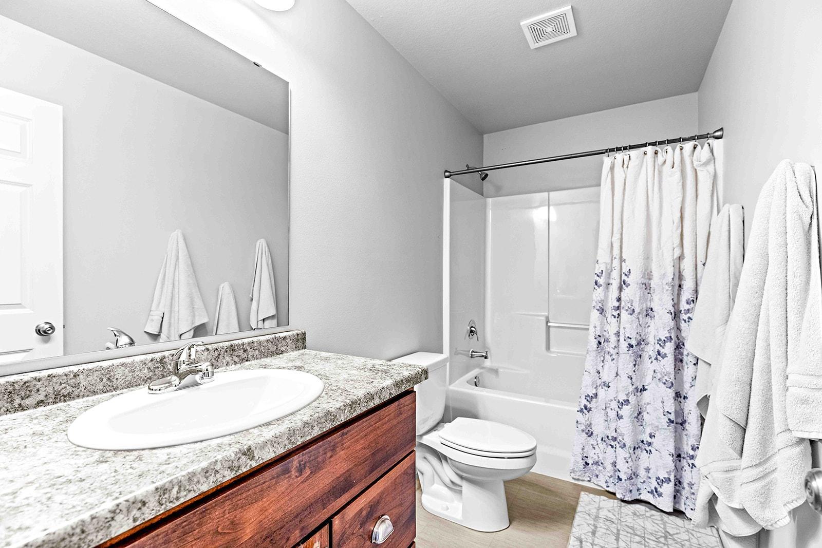 2nd Floor Full Bathroom