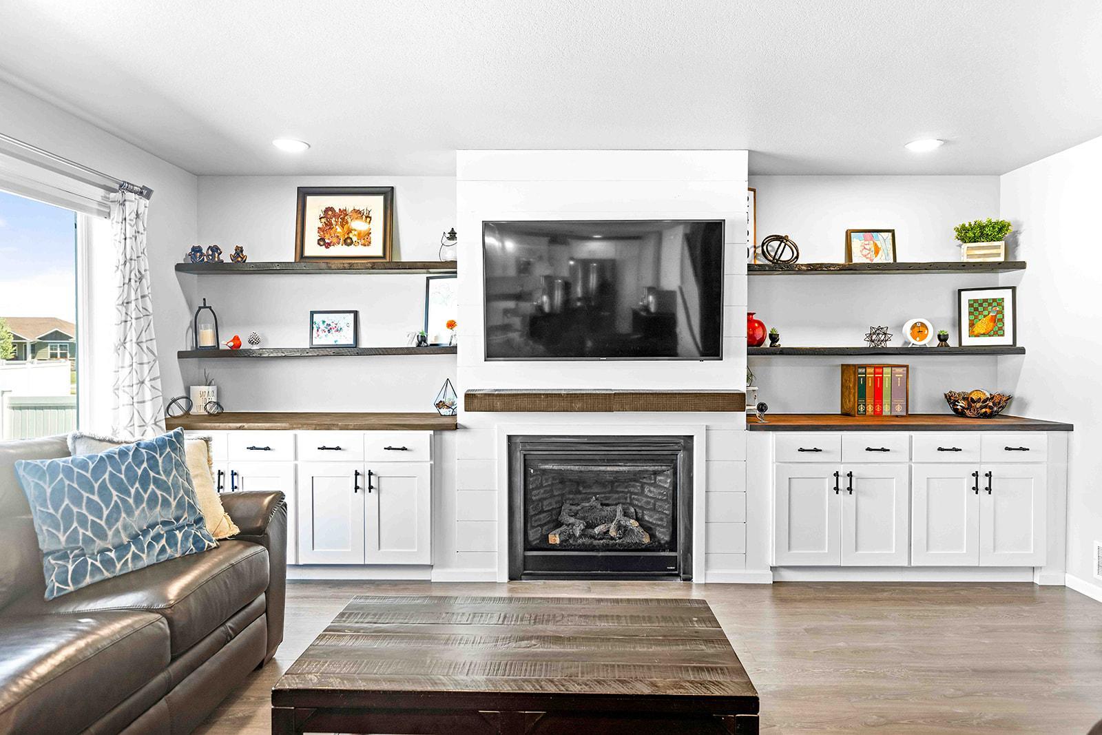 Living Room with Gas Fireplace