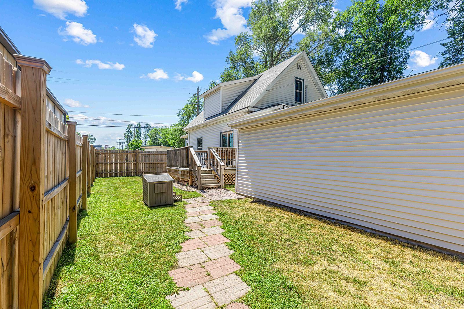 Yard/Oversized Garage