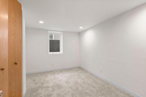 44-web-or-mls-6712 Washburn Ave S-105.jpg