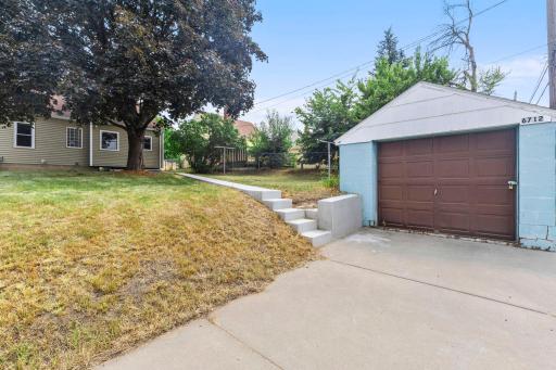 53-web-or-mls-6712 Washburn Ave S-141.jpg