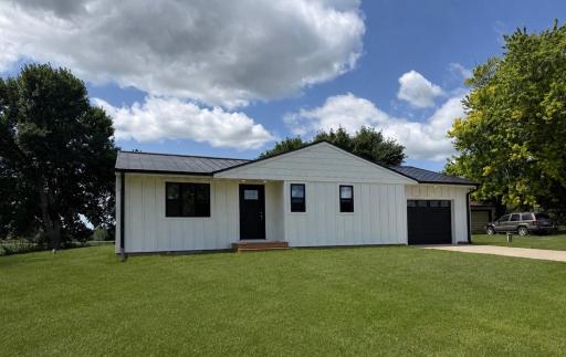 Photo for 1050 Bluff Street NE, Hutchinson, MN 55350 - listing #7108417 3D9351AB-B75A-445F-B9C8-69A27AC5E83F.jpeg
