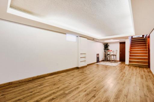 558 113th Lane - MLS Sized - 014 - 14 Family Room.jpg