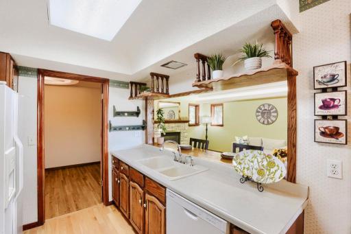 558 113th Lane - MLS Sized - 011 - 11 Kitchen.jpg