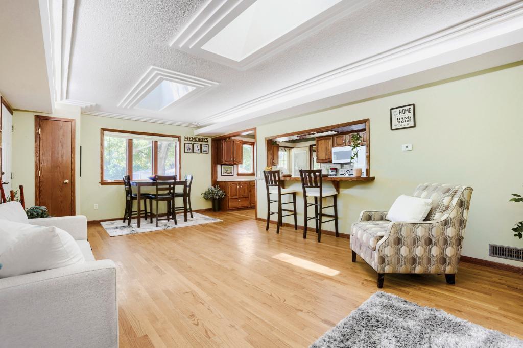 558 113th Lane - MLS Sized - 008 - 08 Living Room.jpg