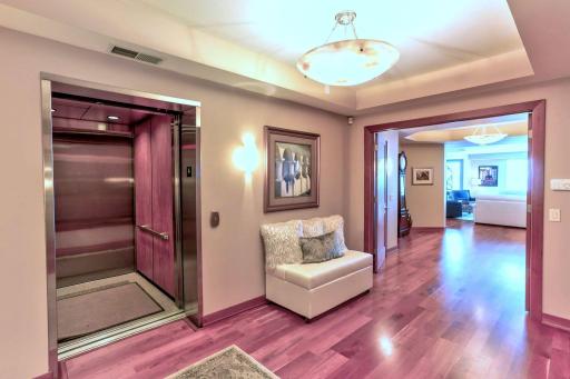 1070 Grandview Court NE, 406, Columbia Heights, MN 55421