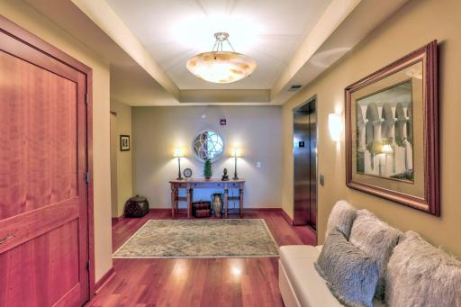 1070 Grandview Court NE, 406, Columbia Heights, MN 55421