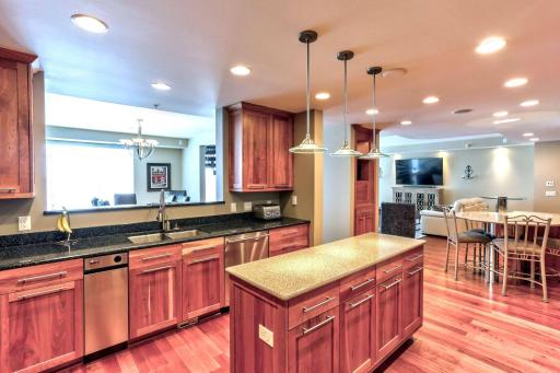 1070 Grandview Court NE, 406, Columbia Heights, MN 55421
