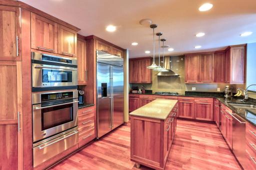1070 Grandview Court NE, 406, Columbia Heights, MN 55421