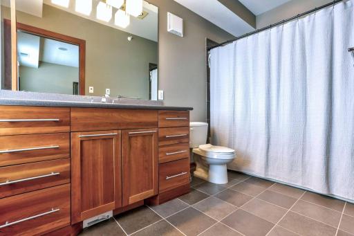 1070 Grandview Court NE, 406, Columbia Heights, MN 55421