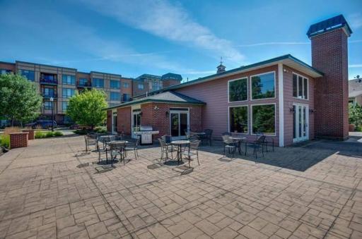 1070 Grandview Court NE, 406, Columbia Heights, MN 55421
