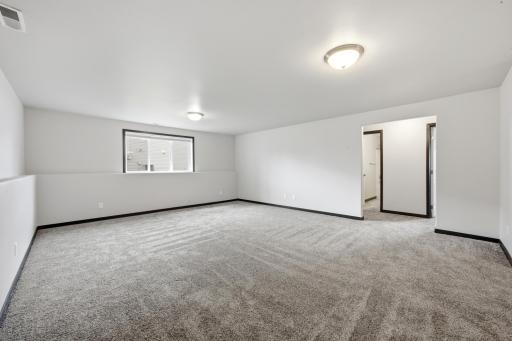 6073 Autumn Drive S, Fargo, ND 58104