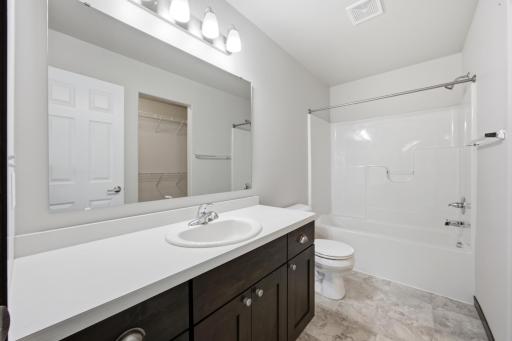 6073 Autumn Drive S, Fargo, ND 58104