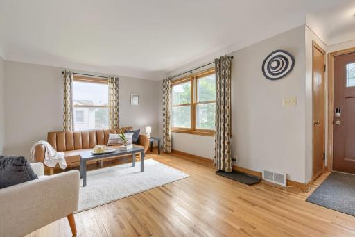 820 4th Avenue S, South Saint Paul, MN 55075