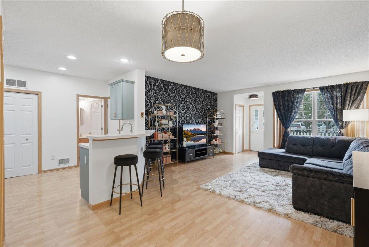 05-Living Room.jpg