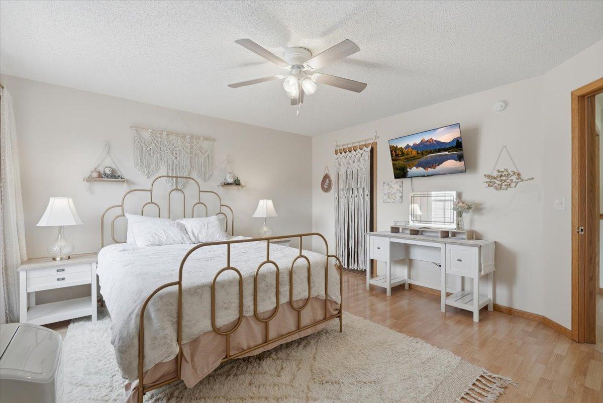 12-Bedroom.jpg