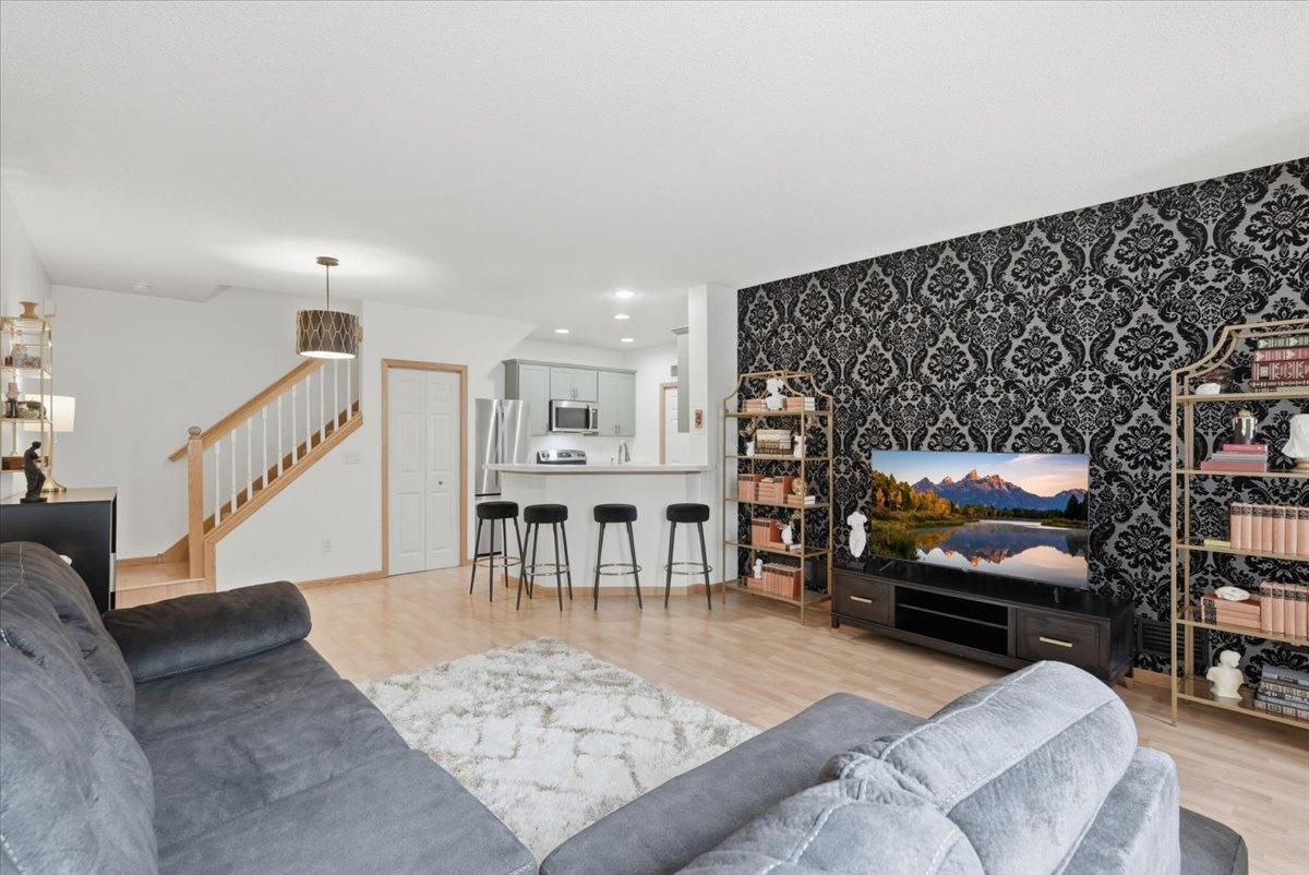 07-Living Room.jpg