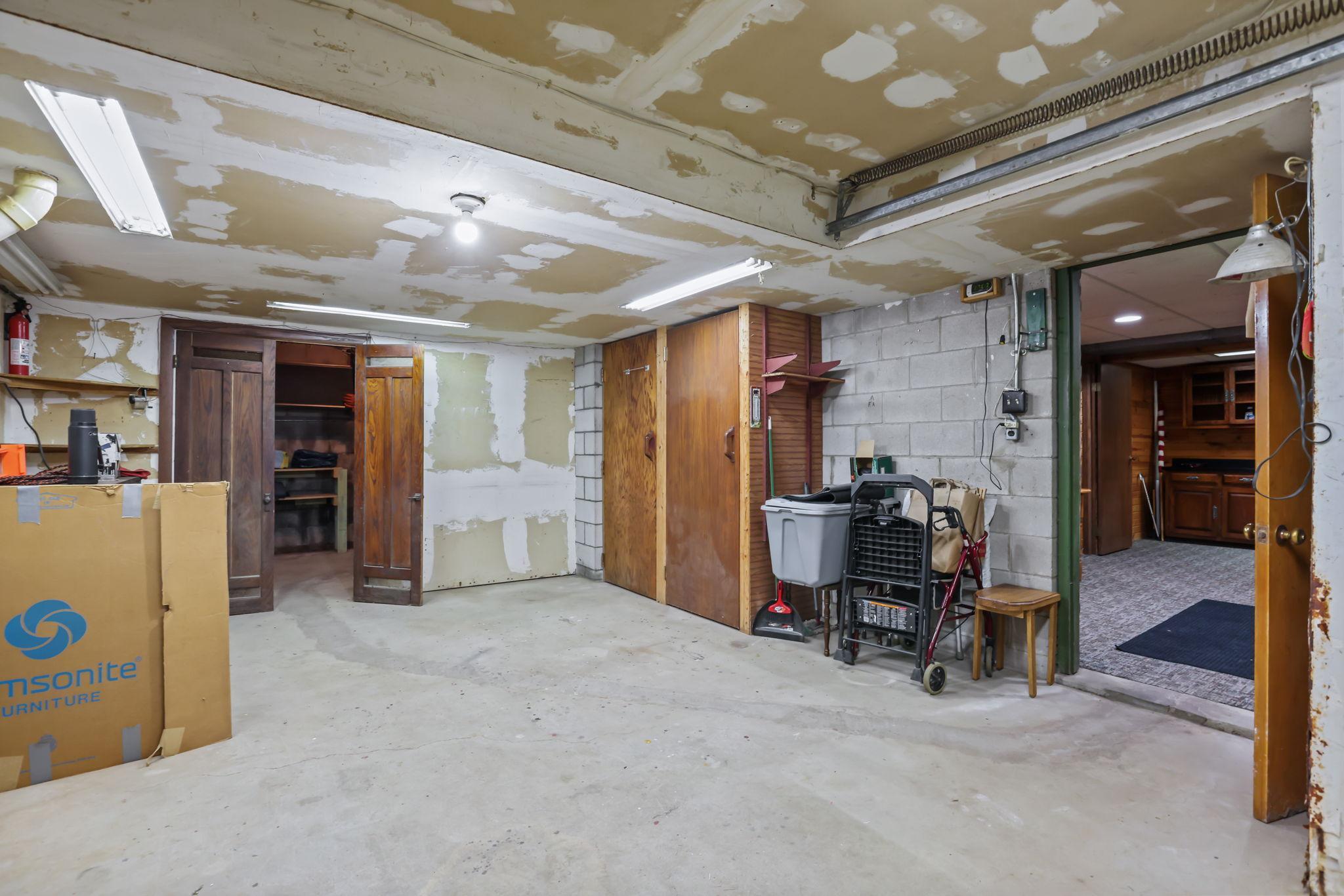 Workshop / Garage Space
